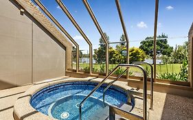 Lakeside Country Club