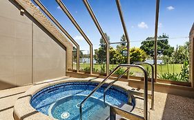 Lakeside Country Club